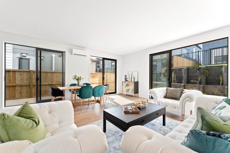 21 Bronzewater Drive, Silverdale, Silverdale - Carousel 2