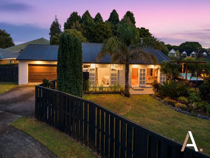 13 Ross Martin Court, Conifer Grove, Takanini - Carousel 1