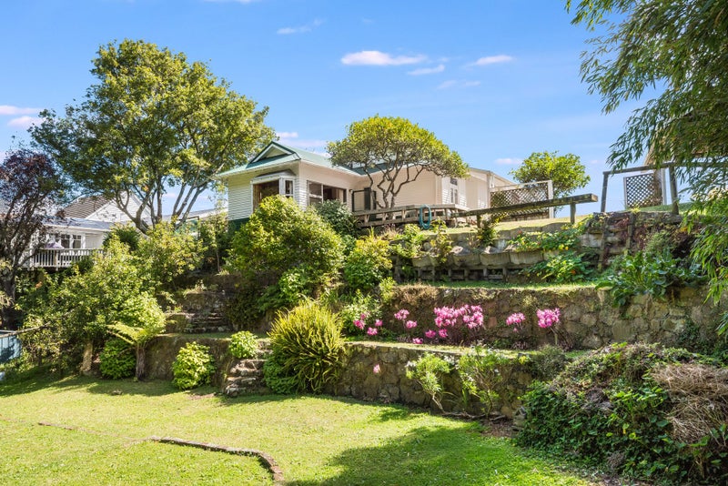 24 Mahoe Street, Eastbourne, Lower Hutt - Carousel 2