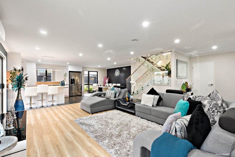 25A Hobart Crescent, Wattle Downs, Auckland - Carousel 2