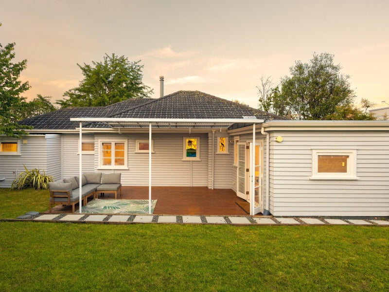 4 Kakanui Avenue, Hillcrest, Hamilton - Carousel 2