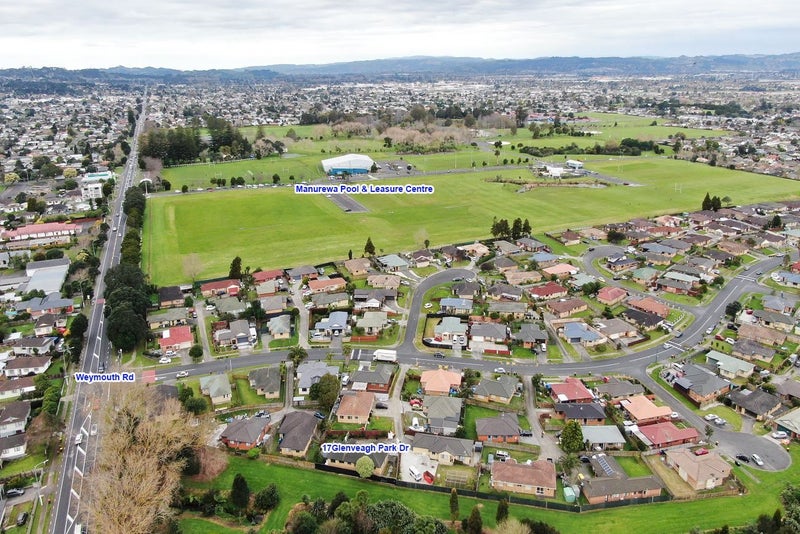 17 Glenveagh Park Drive, Weymouth, Auckland - Carousel 17