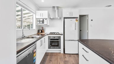 2 Avon Close, Richmond Heights, Taupo - Carousel 1