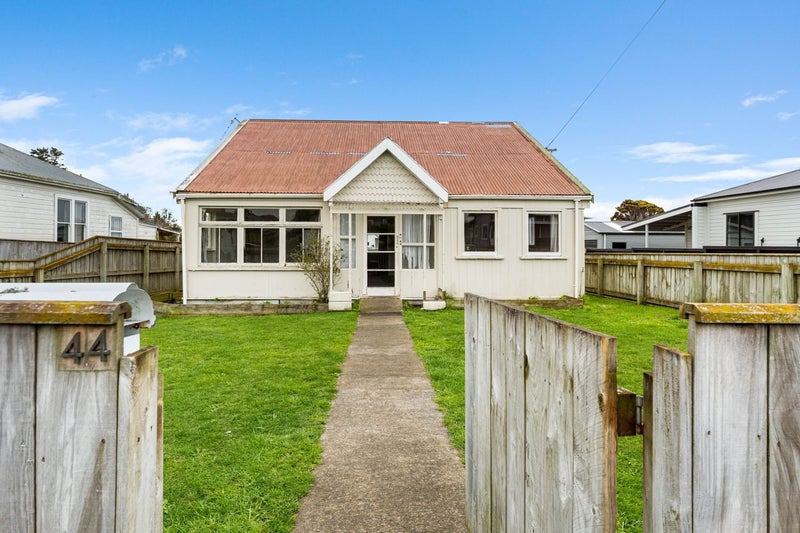 44 Collins Street, Hawera - Carousel 22