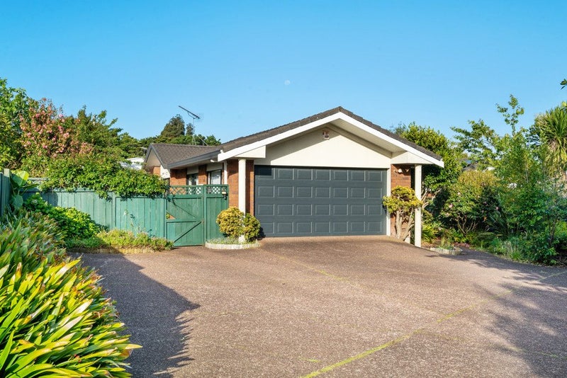 2/17 Arthur Road, Hillpark, Auckland - Carousel 1