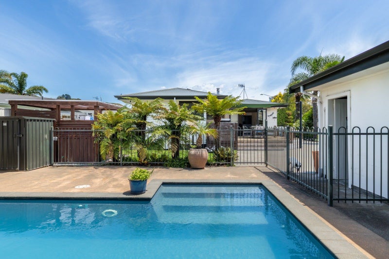 8 Forsyth Street, Taradale, Napier - Carousel 2