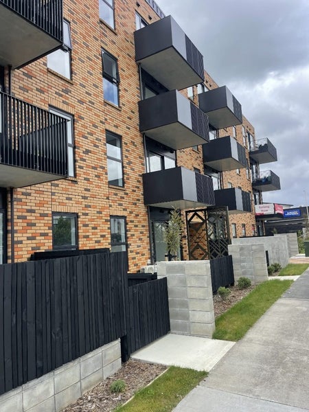 104/2 Rauroa Lane, Hobsonville, Auckland - Carousel 2