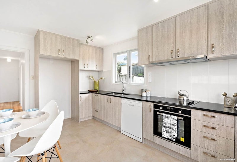 65 Rosamund Avenue, New Windsor, Auckland - Carousel 2