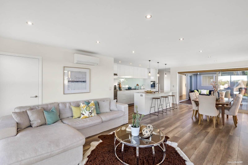 59A Aberdeen Road, Castor Bay, Auckland - Carousel 2