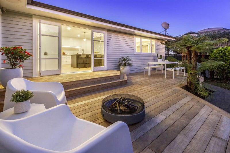 2/11 Pine Ridge Terrace, Hauraki, Auckland - Carousel 1