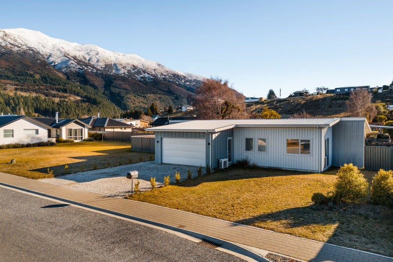 27 Timsfield Drive, Lake Hāwea - Carousel 1
