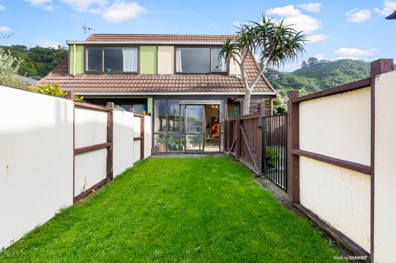 236A Queens Drive, Lyall Bay, Wellington - Carousel 1