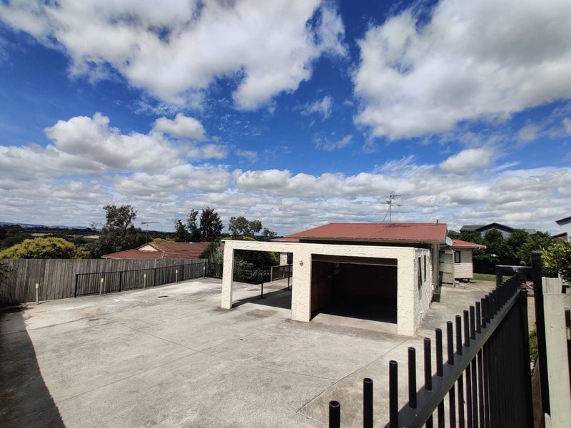 31 Leaver Place, Weymouth, Auckland - Carousel 1