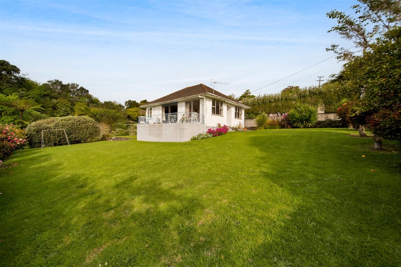 81A Seaview Road, Westown, New Plymouth - Carousel 1