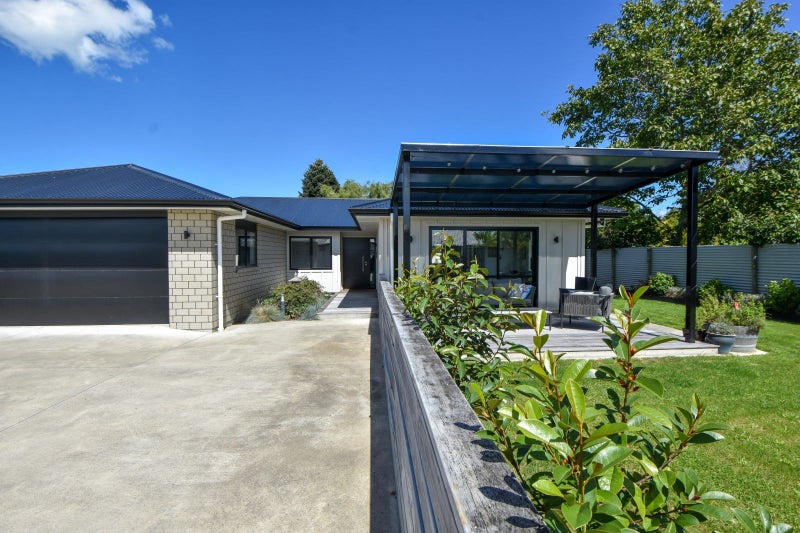 11 Austin Reid Avenue, Carterton - Carousel 1