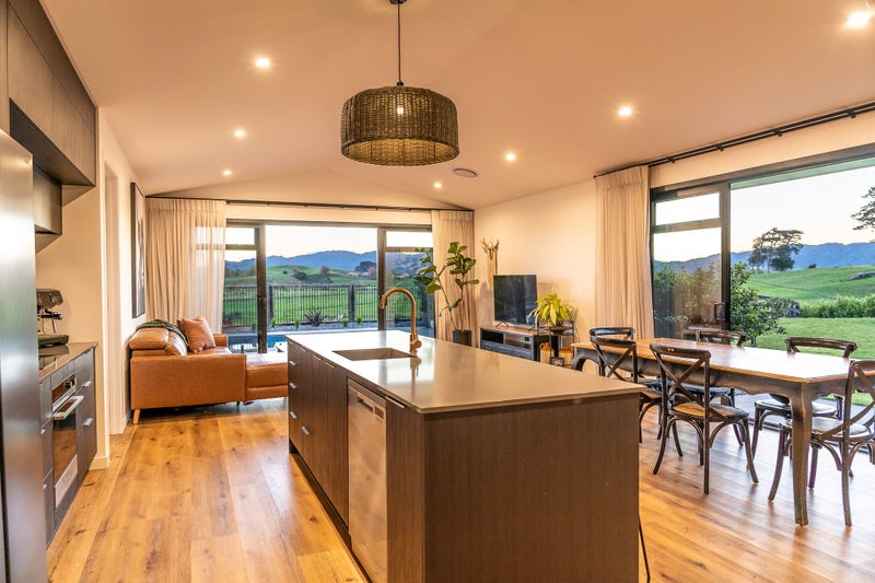 355 River Road, Claudelands, Hamilton - Carousel 2