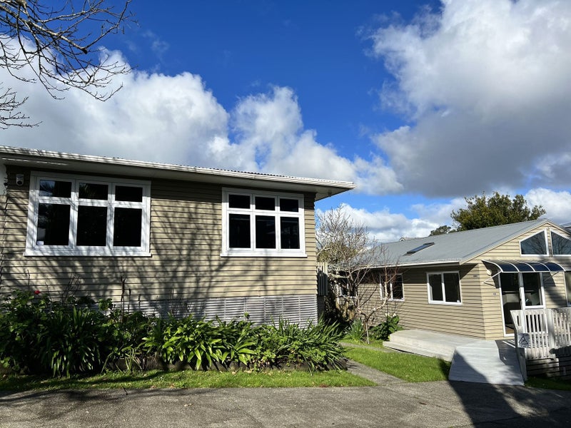 10 Oteha Valley Road, Northcross, Auckland - Carousel 1