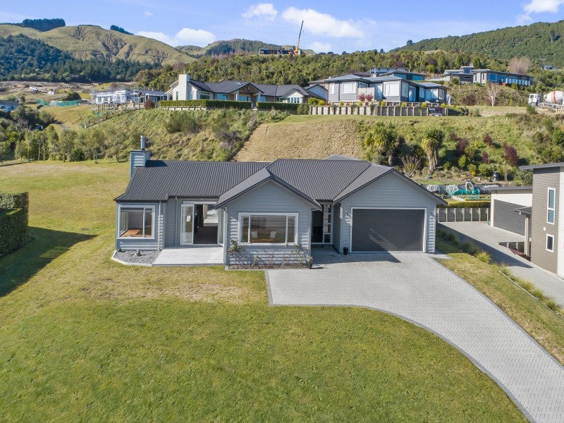 12 Kestrel Lane, Kinloch, Taupō - Carousel 1