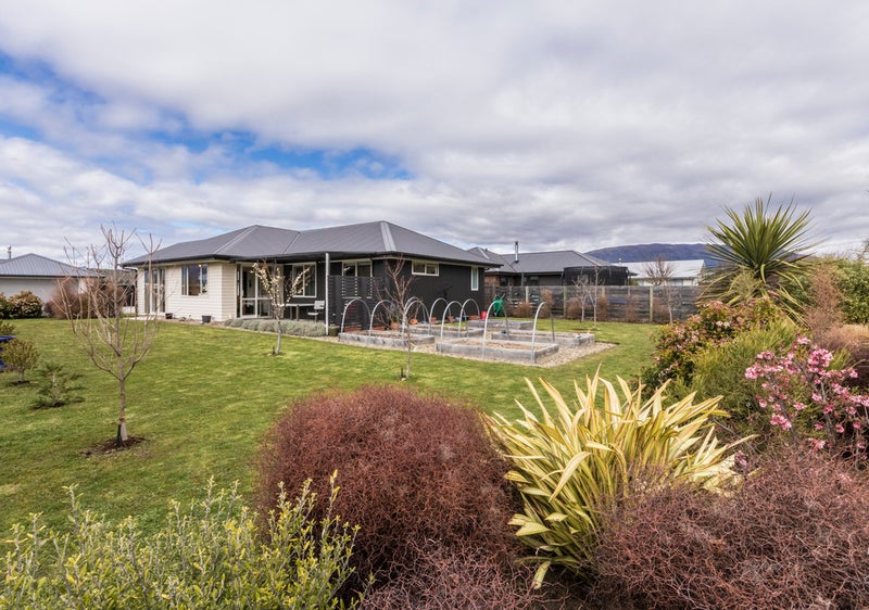 10 Warbler Lane, ALBERT TOWN, QUEENSTOWN - Carousel 2