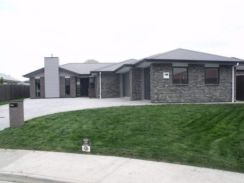 19 McKay Close, Frimley, Hastings - Carousel 2