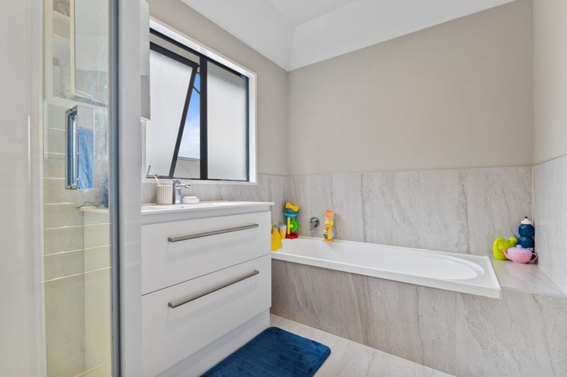 1 Trist Place, Edgeware, Christchurch - Carousel 21