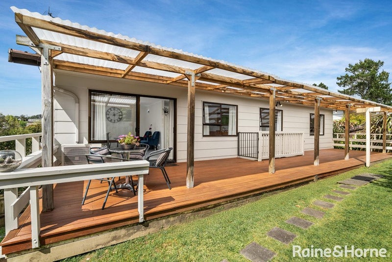 2/35 Topliss Drive, Northcross, Auckland - Carousel 1