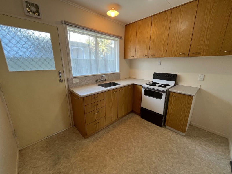 8B Bryant Street, Takaro, Palmerston North - Carousel 2