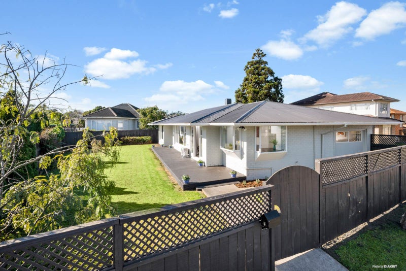 5 Birchlea Rise, Goodwood Heights, Auckland - Carousel 2