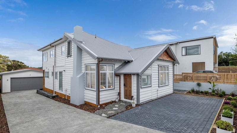 14 Egremont Street, Belmont, Auckland - Carousel 1