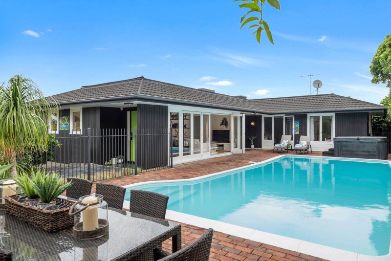 3 Page Point, Mellons Bay, Auckland - Carousel 1