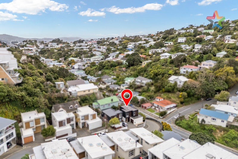 2 Tiketike Way, Brooklyn, Wellington - Carousel 19