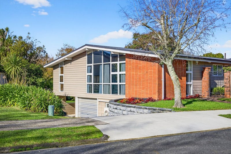 8 Blue Gum Rise, Sunnyhills, Auckland - Carousel 1