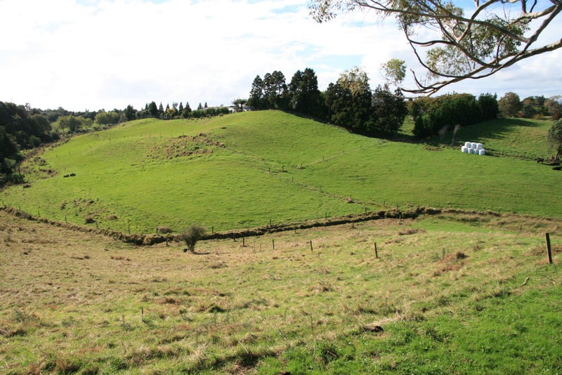 556 Mangorei Road, Mangorei, New Plymouth - Carousel 1