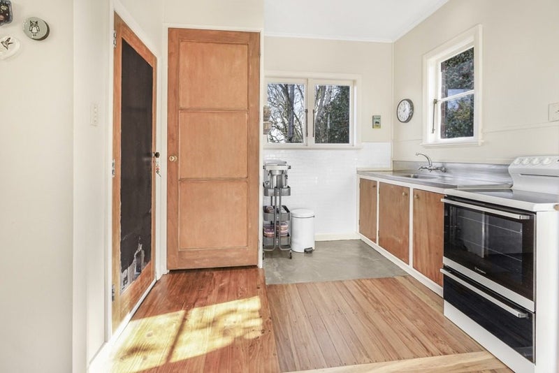 107 MacFarlane Street, Hamilton East, Hamilton - Carousel 2