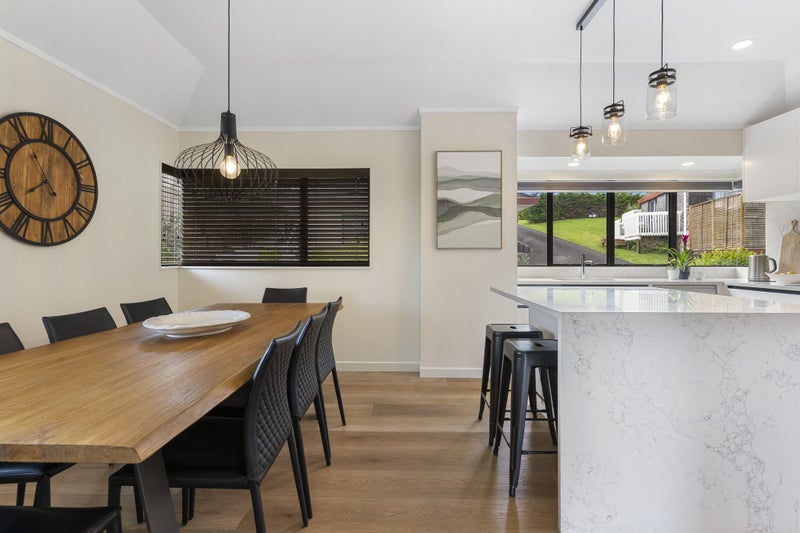 1/142 Sunset Road, Unsworth Heights, Auckland - Carousel 2