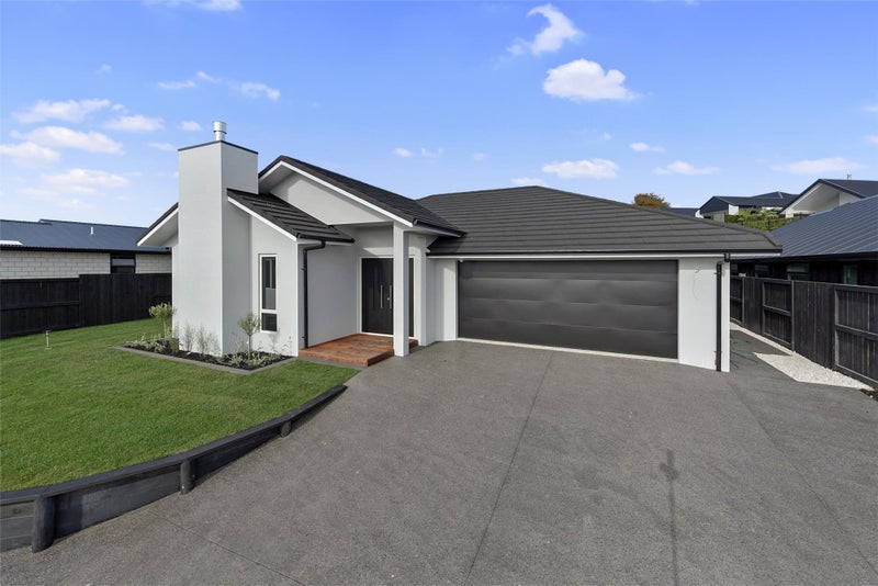 10 Rose Berry Crescent, Flagstaff, Hamilton - Carousel 2