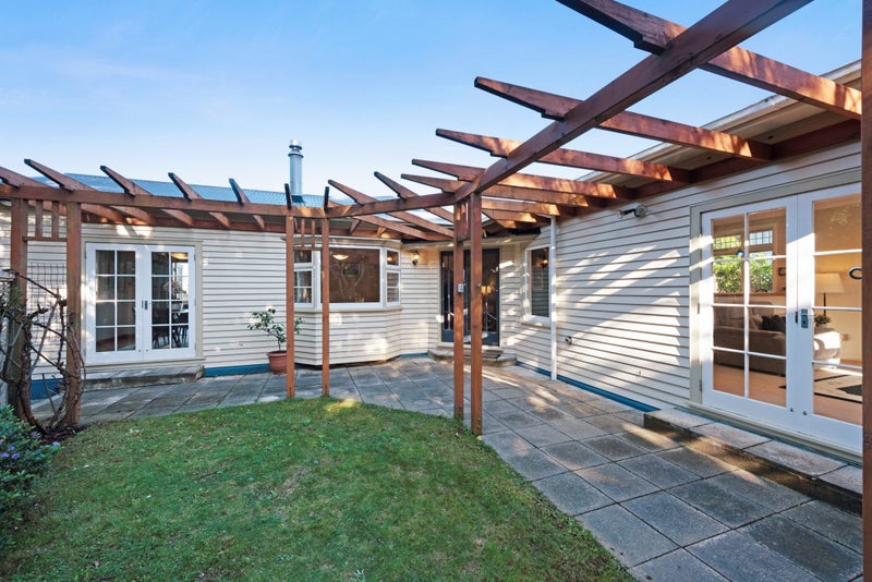 11 Iwi Street, Ngaio, Wellington - Carousel 1