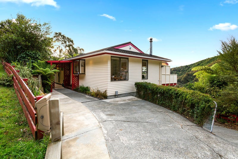 14 Kerkwall Drive, Naenae, Lower Hutt - Carousel 1