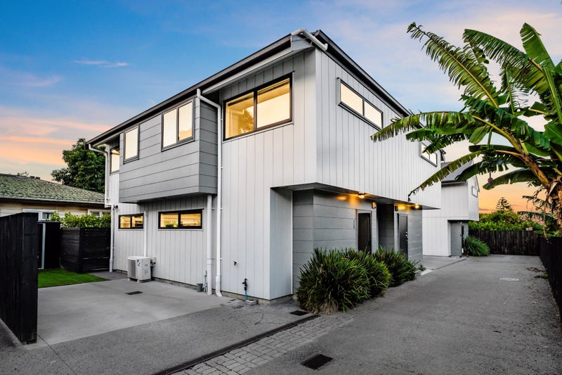 40B Waddell Avenue, Point England, Auckland - Carousel 1