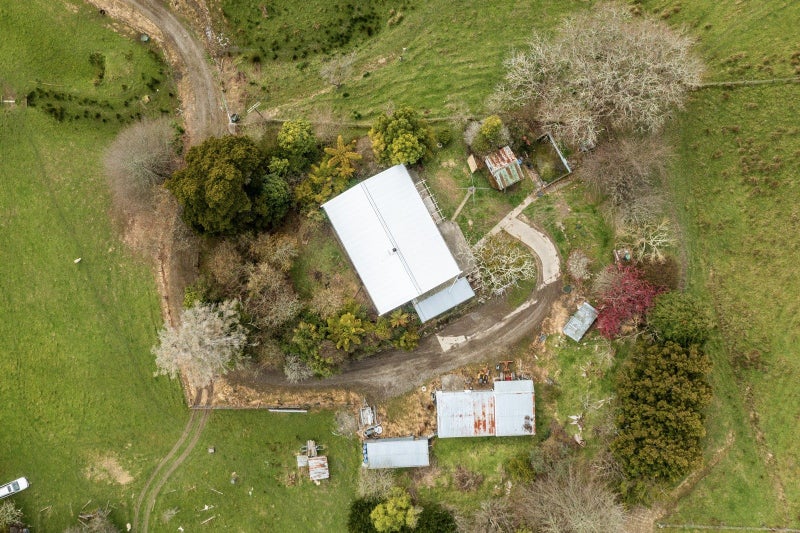 19 Gordon Terrace, Hunterville, Hunterville - Carousel 20