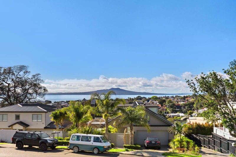 3/2 Prospect Terrace, Milford, Auckland - Carousel 2