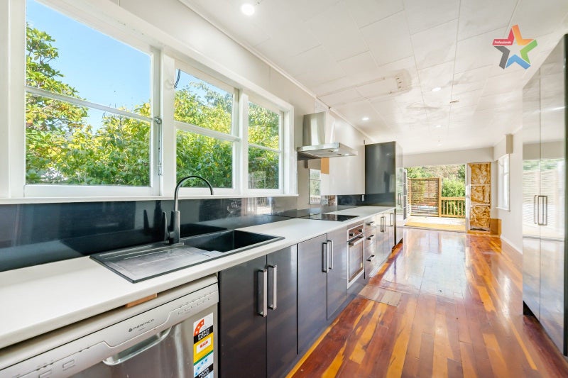 51 Wood Street, Wainuiomata, Lower Hutt - Carousel 2