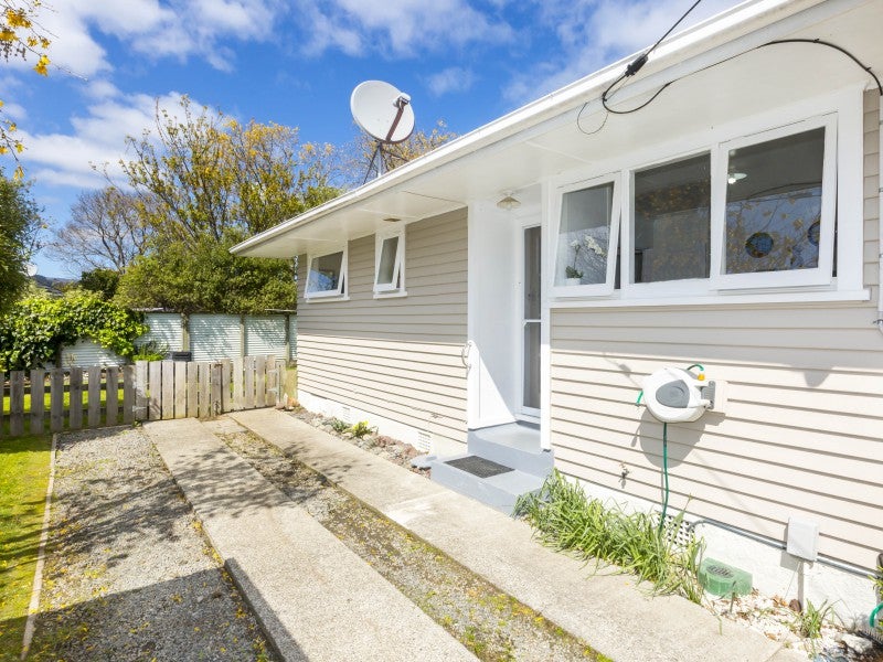 4/6 Ruahine Street, Trentham, Upper Hutt - Carousel 1