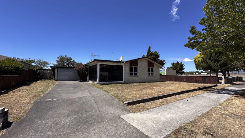 4 Amundsen Avenue, Flaxmere, Hastings - Carousel 1
