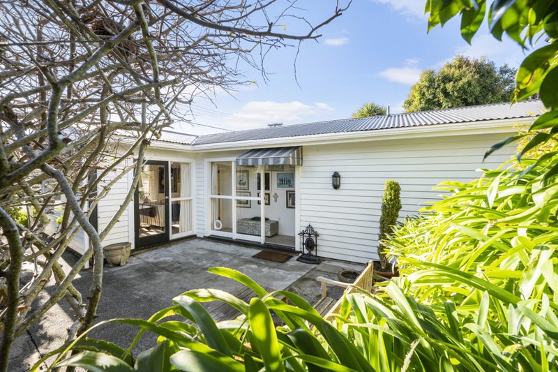 2/37 Braithwaite Street, Karori, Wellington - Carousel 2