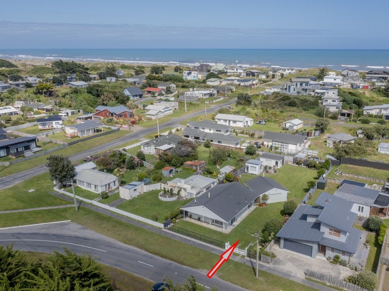 36 Signal Street, Foxton Beach, Foxton - Carousel 1
