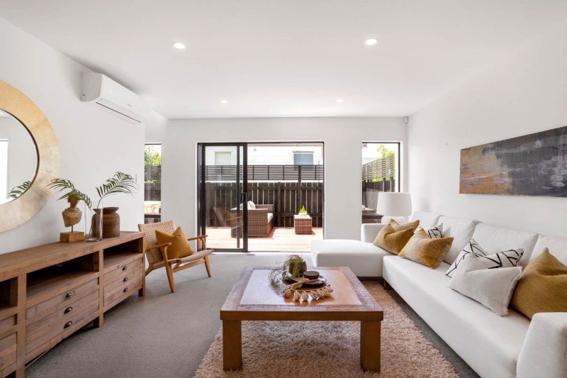 34C Waddell Avenue, Point England, Auckland - Carousel 2