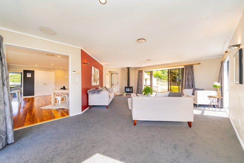 110 Kaitangata Crescent, Kelson, Lower Hutt - Carousel 26