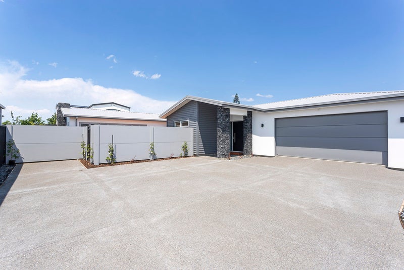 17 Picadilly Avenue, Casebrook, Christchurch - Carousel 1
