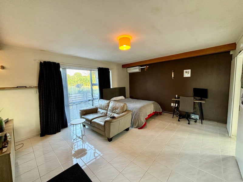 380A Point View Drive, Shamrock Park, Auckland - Carousel 2